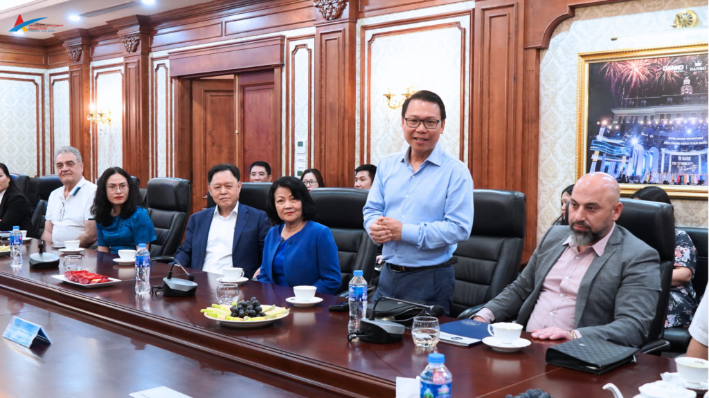 Director Mr. Harry Tran accompanied both Vietnamese and Australian businesses at the meeting