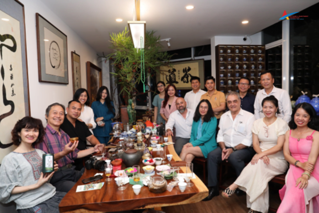 Guests Present at the Vietnamese Tea Culture Exploration Event
