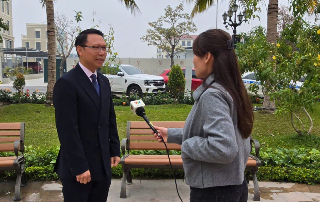 Các trang báo phỏng vấn ông Harry Trần