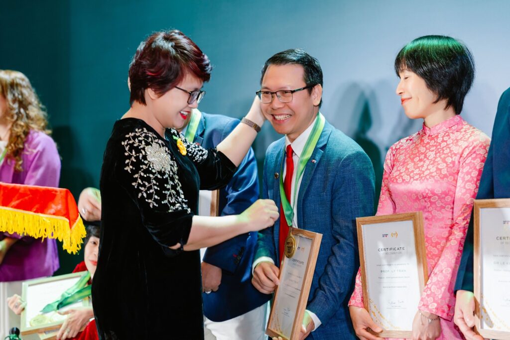 Alumni Award in Economic Engagement
