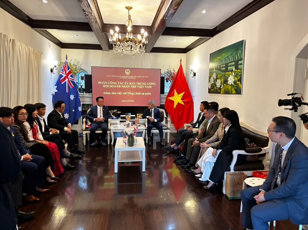 Đoàn Hội Doanh nhân trẻ Việt Nam làm việc với Tổng Lãnh sự quán Việt Nam tại Sydney.